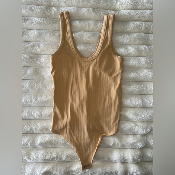 ABERCROMBIE yellow ribbed bodysuit soft a & f collection - Picture 1 of 3